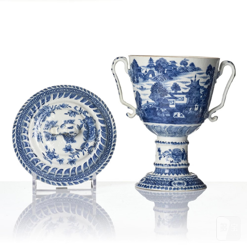 A large blue and white 'landscape' goblet with cover, - 图5